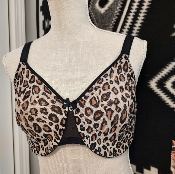 😍EUC Chantelle C Magnifique Seamless Unlined Minimizer Underwire Bra, 34DDD - Picture 12 of 16